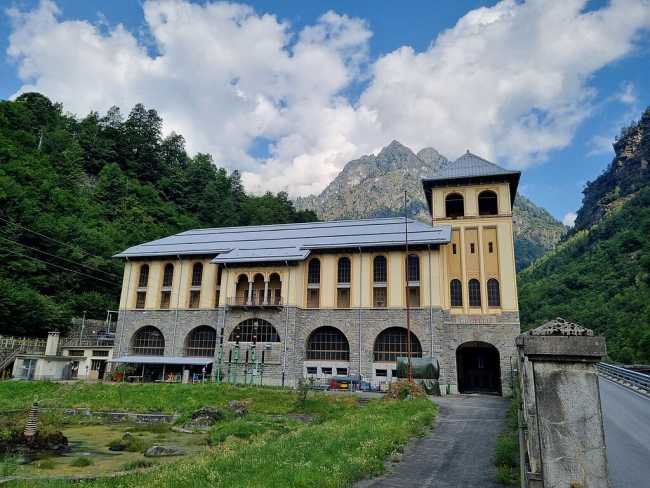 Centrale idroelettrica di Rovesca facciata