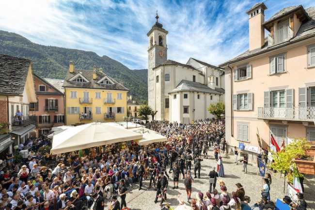 Raduno Internazionale dello Spazzacamino Santa Maria Maggiore ph. Susy Mezzanotte 169 copia