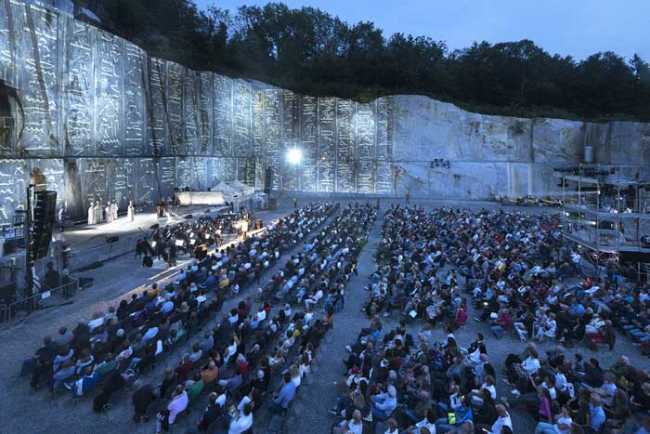 Tones On The Stones 2019 1905 LR