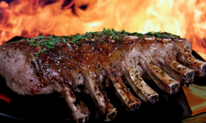 carne cervo griglia fuoco