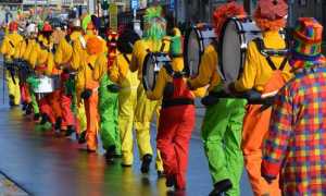 carnevale piazza gruppo