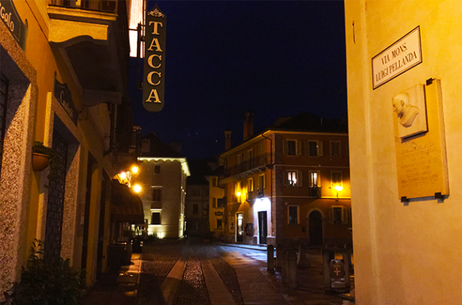 piazza chiesa domodosola notte