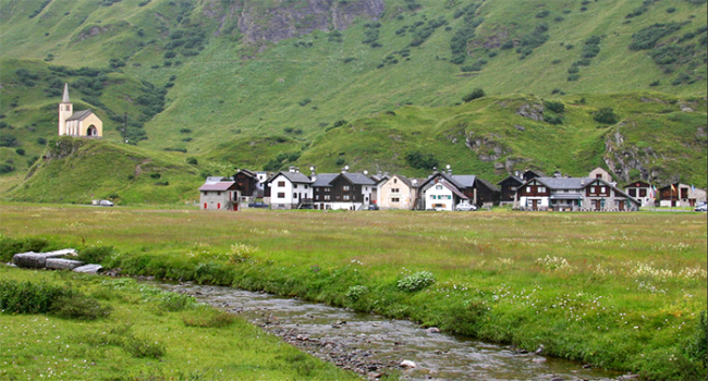 riale chiesa paese formazza case prato