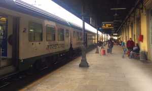 treno stazione binario uno