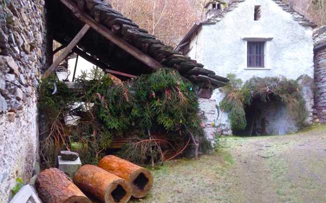 trontano addobbi avvento case