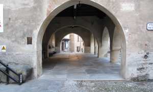 vogogna pretorio portico