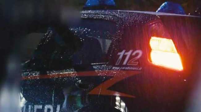 carabinieri auto notte retro luci