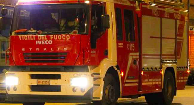 vigili fuoco autopompa