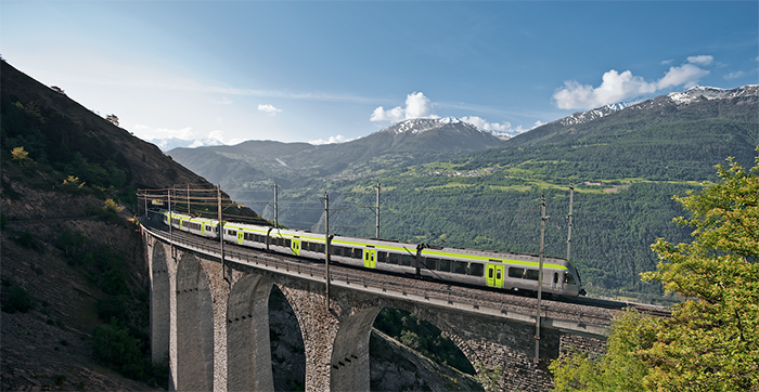 Sanierung Lötschberg-Scheiteltunnel: Über Festtage stündlich bis zu sieben Autozüge am Lötschberg 