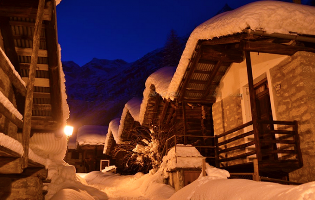 macugnaga neve baite notte luci walser