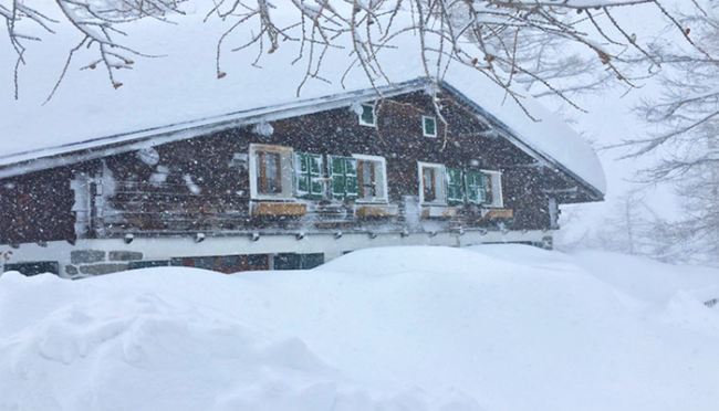 macugnaga rifugio neve