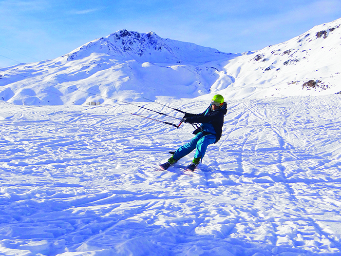 In Ossola wird ein neuer Sport getrieben: SnowKite