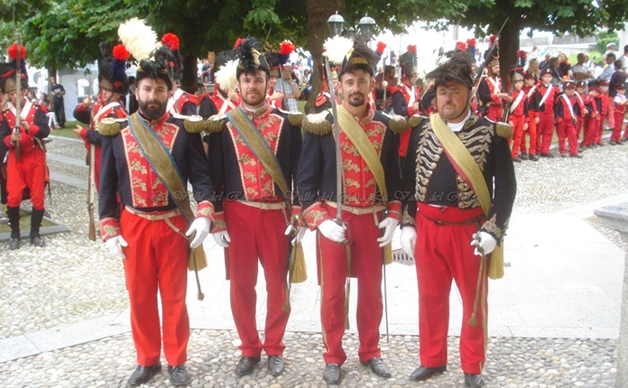Feste der Madonna des Schnees und der Historischen Miliz von Bannio