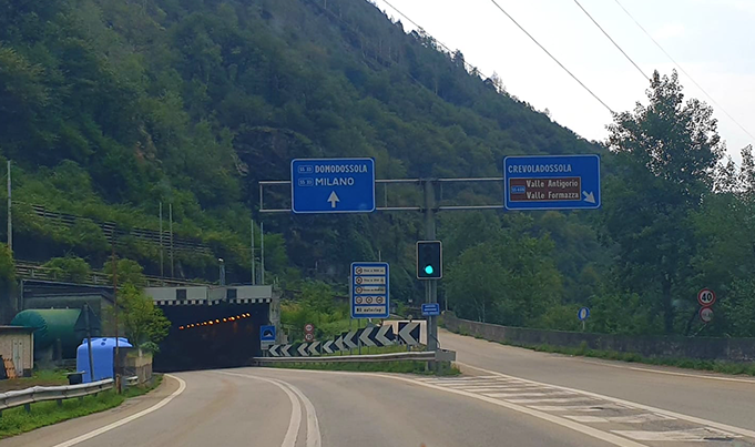 Autoverkehrsbehinderungen wegen der Arbeiten beim Tunnel "Montecrevola“ auf der Südseite der Simplonstrasse 