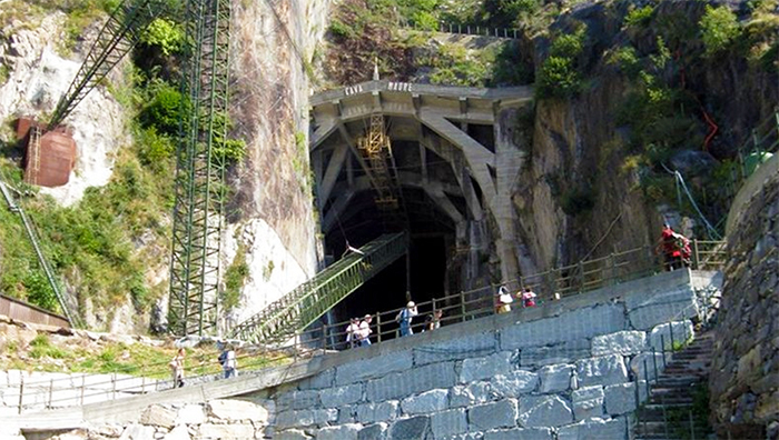Ausflüge mit Führung zum Steinbruch des Marmors vom Mailänder Dom in Mergozzo 