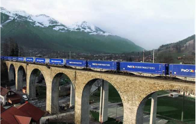 Güterverkehr aus der Schweiz: verstärkte Verbindungen zu Europa 