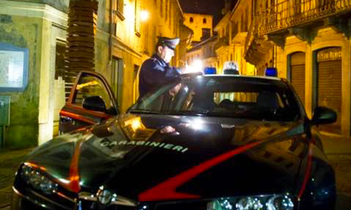 In der Nacht mit Droge unterwegs: zwei Ossolaner wurden von den Carabinieri wegen der Nichtbeachtung der Anti-Covid Maßnahmen mit einer Geldstrafe belegt