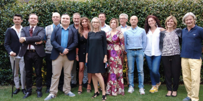 Domodossola: die Lega Bürgermeisterkandidatin Maria Elena Gandolfi hat ihre Liste bekannt gegeben