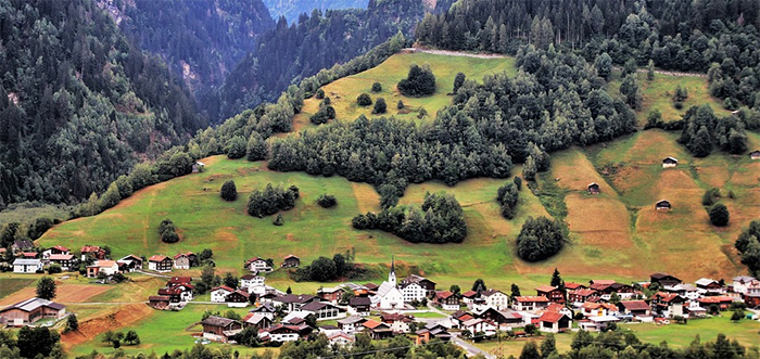 Geldbeiträge bis zu 40 tausend Euro für diejenigen, die in Berggebiete umziehen und dort ein Haus umbauen